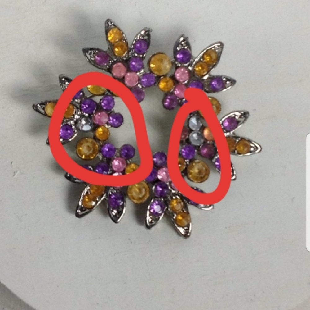 Beautiful flower Pin 🌸 - Picture 6 of 6
